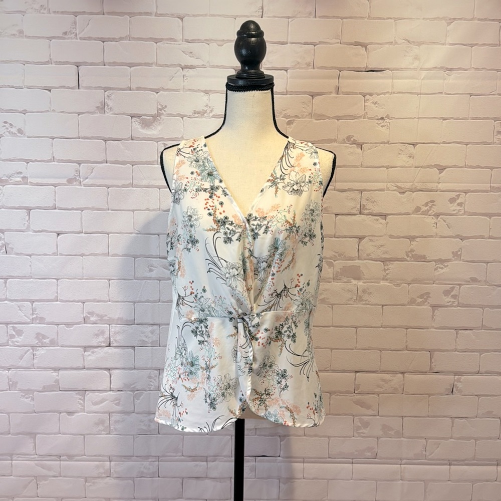 Maurice’s sleeveless blouse size large